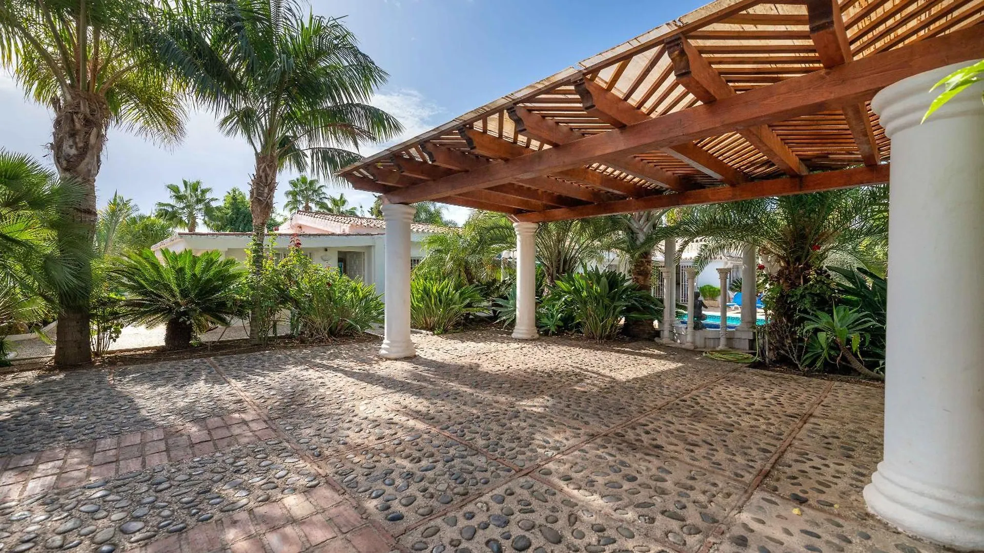 Lovely Villa Las Palmeras Marbella Spain